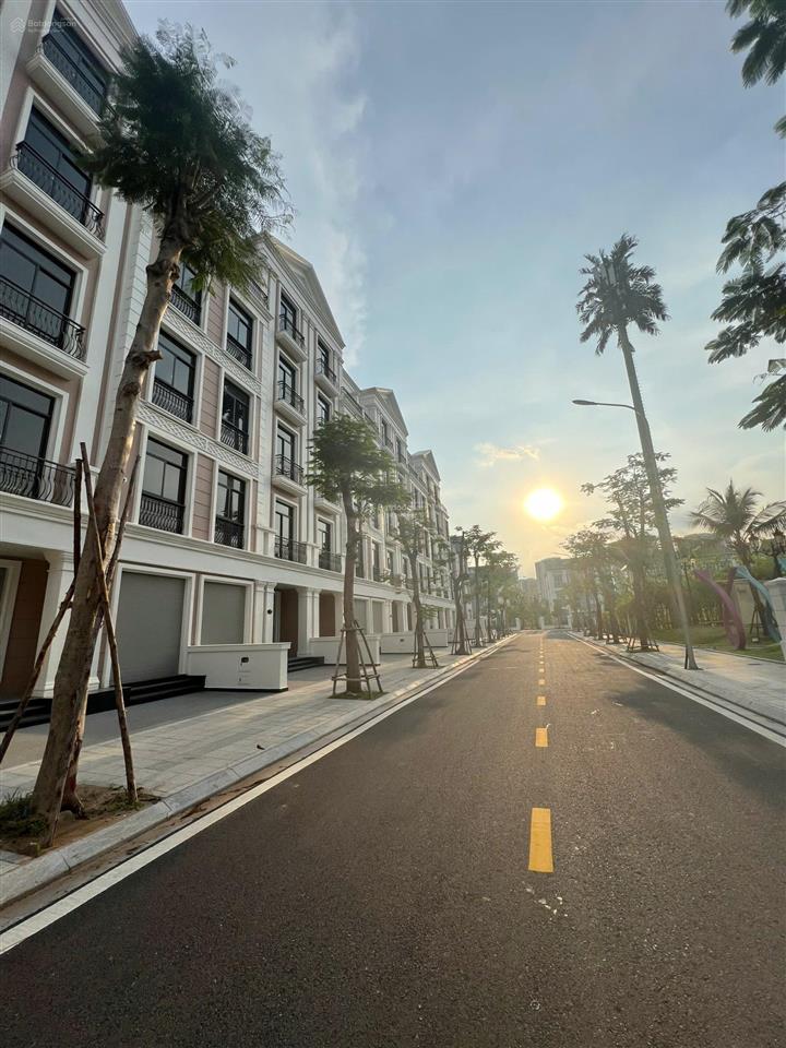 Bán nhà phố liền kề vinhomes grand park quận 9  giá tốt  84m², chỉ 13,8 tỷ bao thuế phí