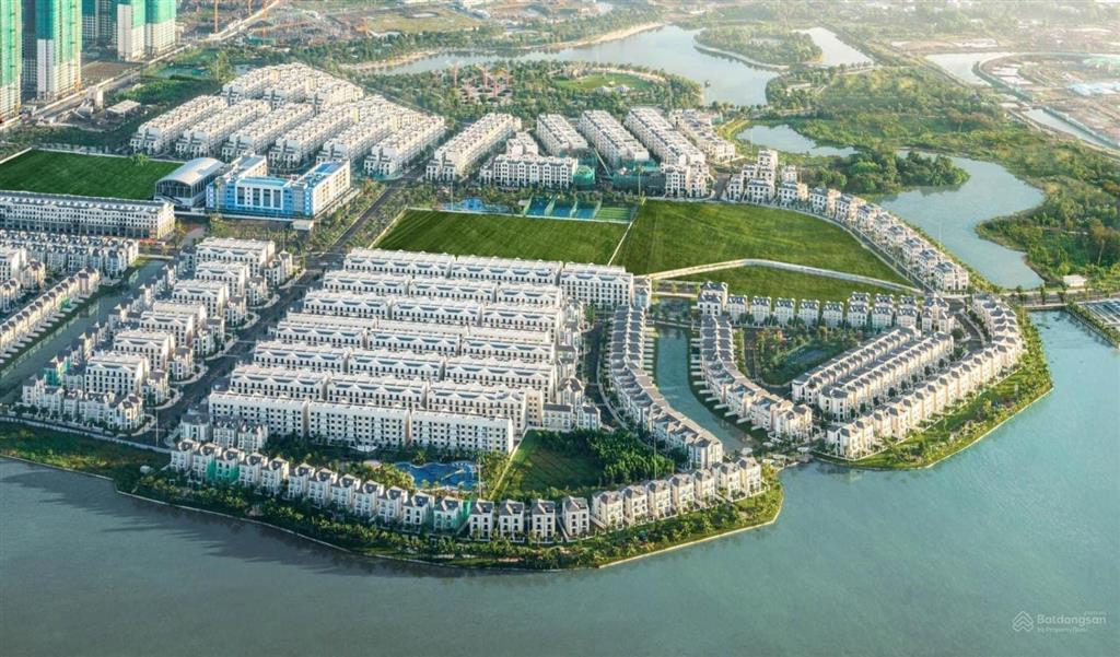 Bán nhanh biệt thự đường v3 view sông, hồ nở hậu, mặt tiền thoáng vinhomes grand park  0938 703 ***