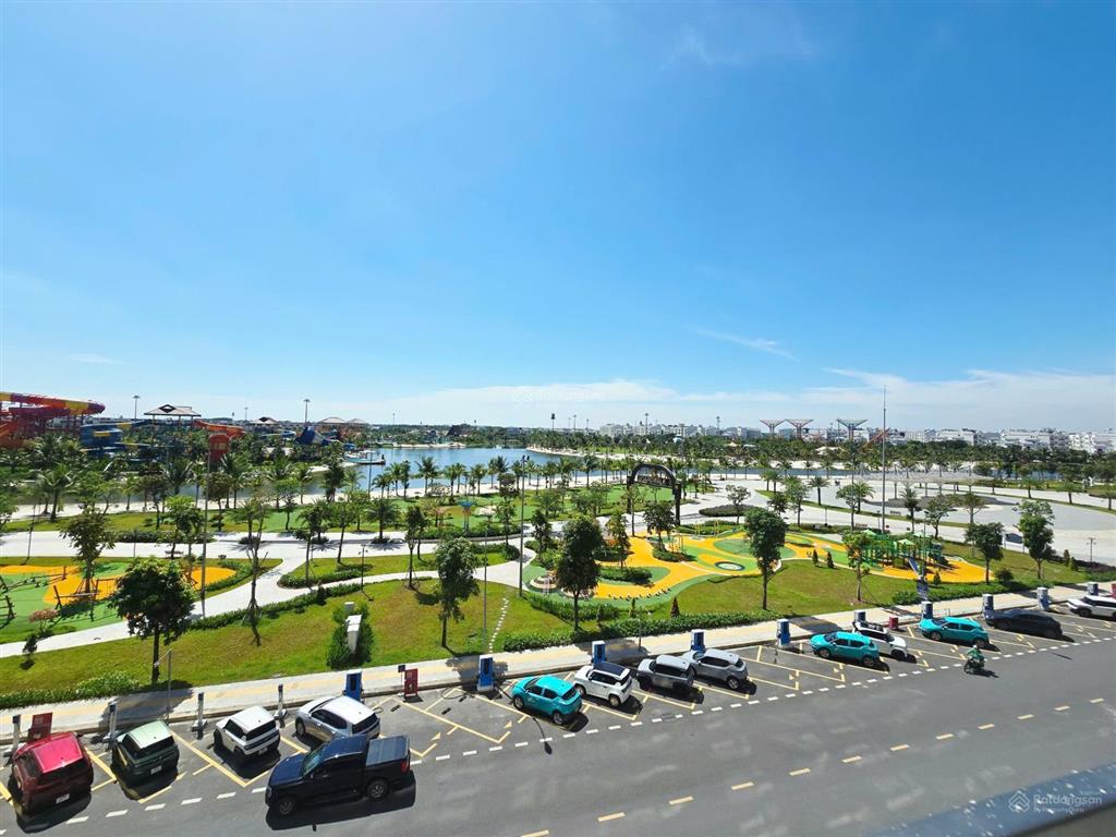 Sở hữu căn hộ 2pn view công viên đắt giá tại the beverly  sổ hồng, giá 5,5 tỷ