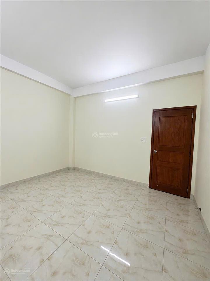 Cho thuê phòng bình thạnh giáp q. 1 có bếp riêng sân thượng