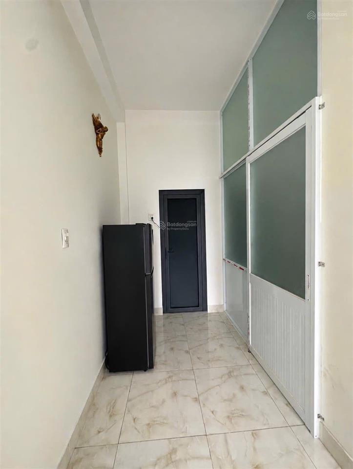 Cho thuê phòng 30m2 nguyễn hữu cảnh bình thạnh giáp q.1, có ban công