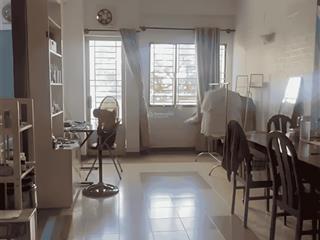 Bán căn hộ 1pn lầu 1 có sân thượng riêng siêu thoáng mát (có tl)