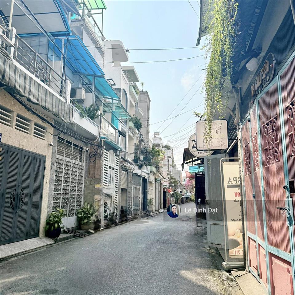 Mặt tiền 5.5m bề thế  di chuyển q3, q1 vài phút  lý tưởng cho vp công ty, thẩm mỹ viện, chdv.