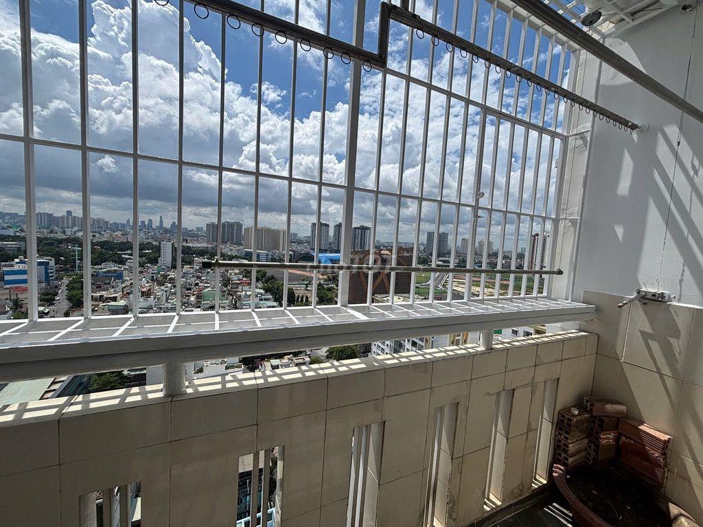Chung cư Lữ Gia Plaza cho thuê căn 100m2, 3 phòng,1 số nội thất ở liền