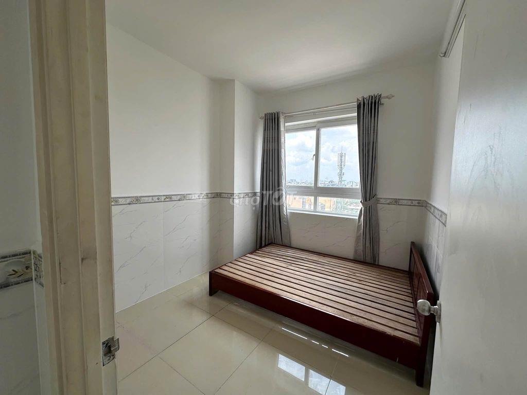 chung cư Topaz Home Q12 cho thuê 2 phòng, giá 7 triệu ở liền