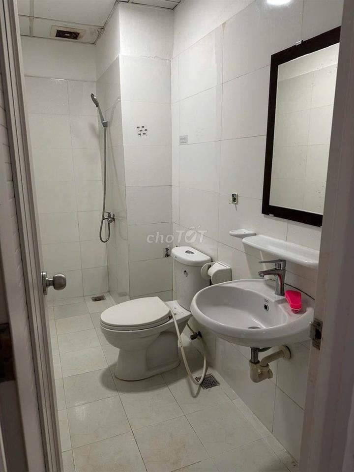 chung cư Topaz Home Q12 cho thuê 2 phòng, giá 7 triệu ở liền