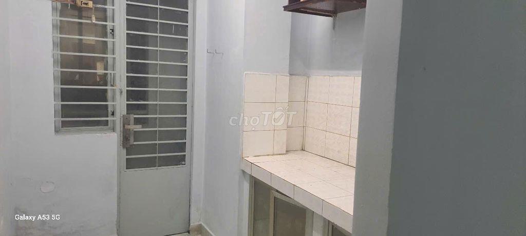 Chung cư  Bàu Cát 2 cần cho thuê căn 2 phòng, 55m2 lầu 1 ở liền 8Triệu