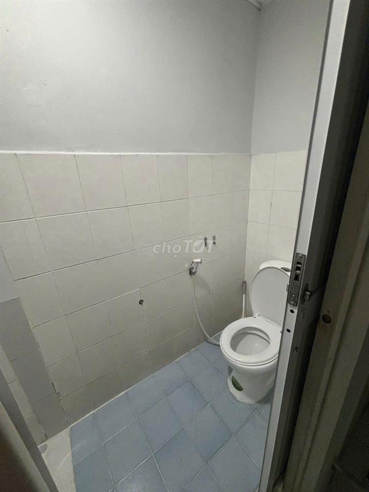 Chung cư  Bàu Cát 2 cần cho thuê căn 2 phòng, 55m2 lầu 1 ở liền 8Triệu