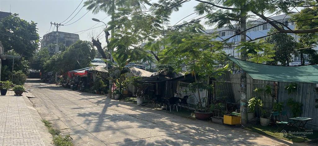 Lô góc 3 mặt tiền đông hưng thuận 02, quận 12, dt 20 x100m, full thổ cư, tiện phân lô