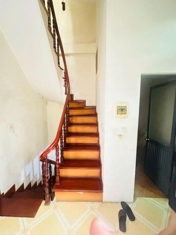 12.6 TỶ CHÍNH CHỦ BÁN NHÀ 40M2 PHÂN LÔ XUÂN THỦY - ÔTÔ TRÁNH VÀO NHÀ - LÔ GÓC 3 MẶT TIỀN