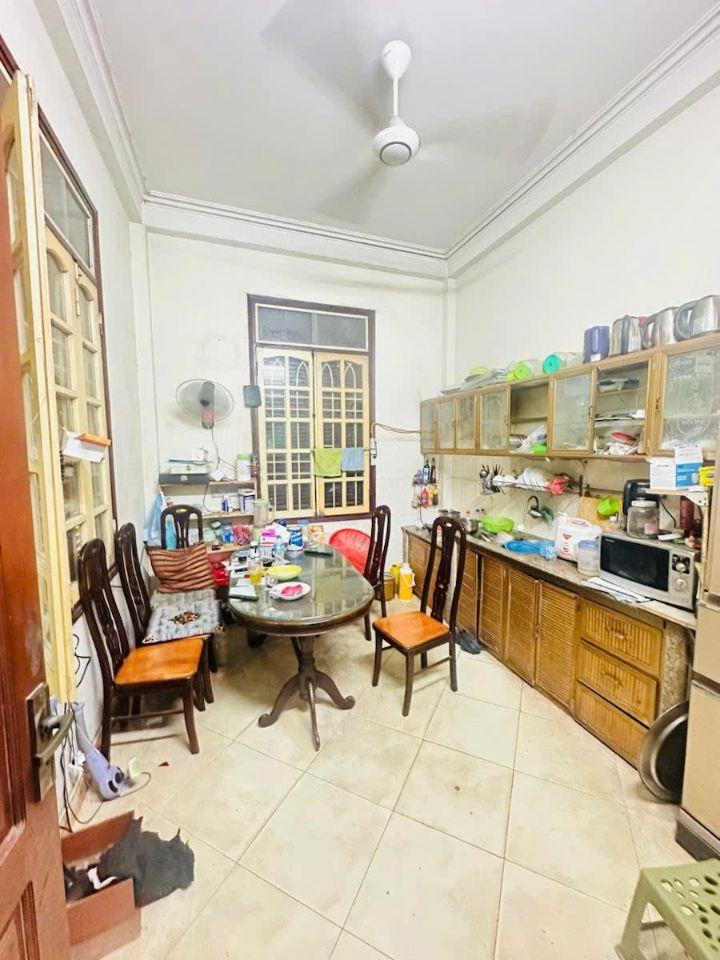 12.6 TỶ CHÍNH CHỦ BÁN NHÀ 40M2 PHÂN LÔ XUÂN THỦY - ÔTÔ TRÁNH VÀO NHÀ - LÔ GÓC 3 MẶT TIỀN