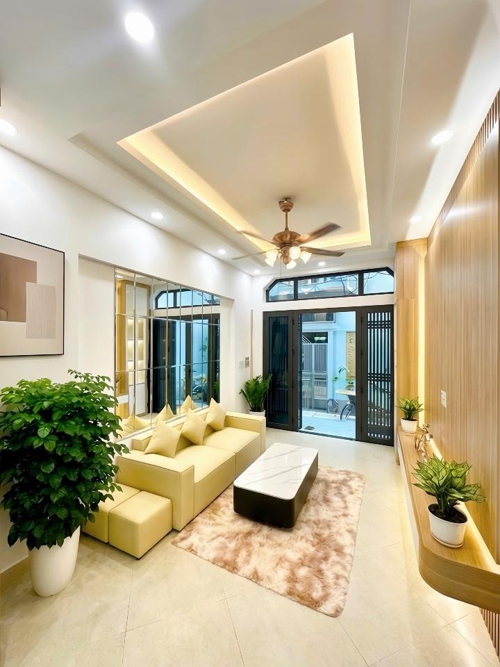 7.8 TỶ BÁN NHÀ 30M2 NGÕ 59 KHÚC THỪA DỤ - GẦN PHÔ - NGÕ BA GÁC - DÂN XÂY - 70M RA PHỐ