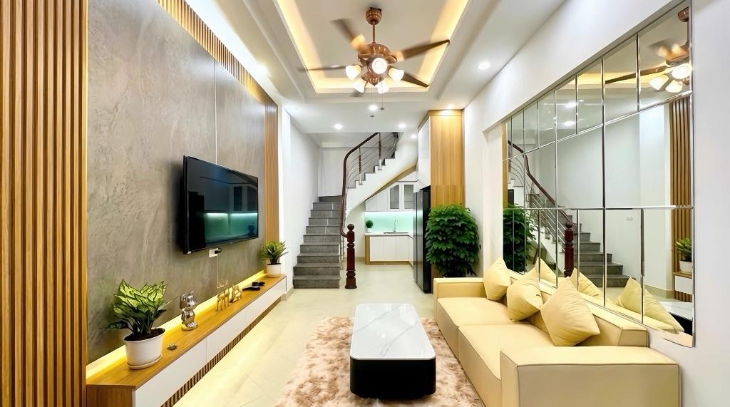 7.8 TỶ BÁN NHÀ 30M2 NGÕ 59 KHÚC THỪA DỤ - GẦN PHÔ - NGÕ BA GÁC - DÂN XÂY - 70M RA PHỐ