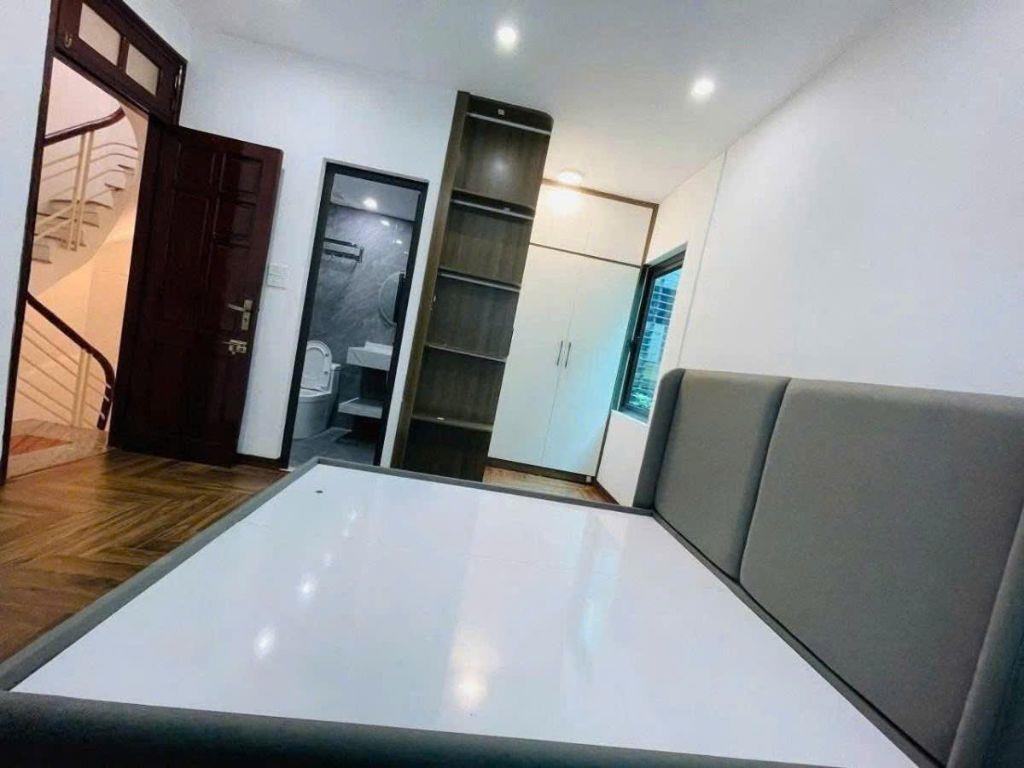 6.8 TỶ - BÁN GẤP NHÀ YÊN HOÀ - 3 MẶT THOÁNG - GẦN PHỐ - NHÀ ĐẸP Ở LUÔN - NGÕ THOÁNG