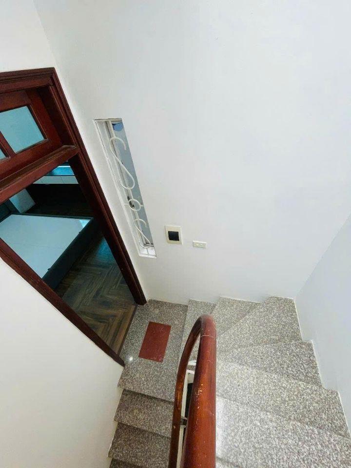 6.8 TỶ - BÁN GẤP NHÀ YÊN HOÀ - 3 MẶT THOÁNG - GẦN PHỐ - NHÀ ĐẸP Ở LUÔN - NGÕ THOÁNG