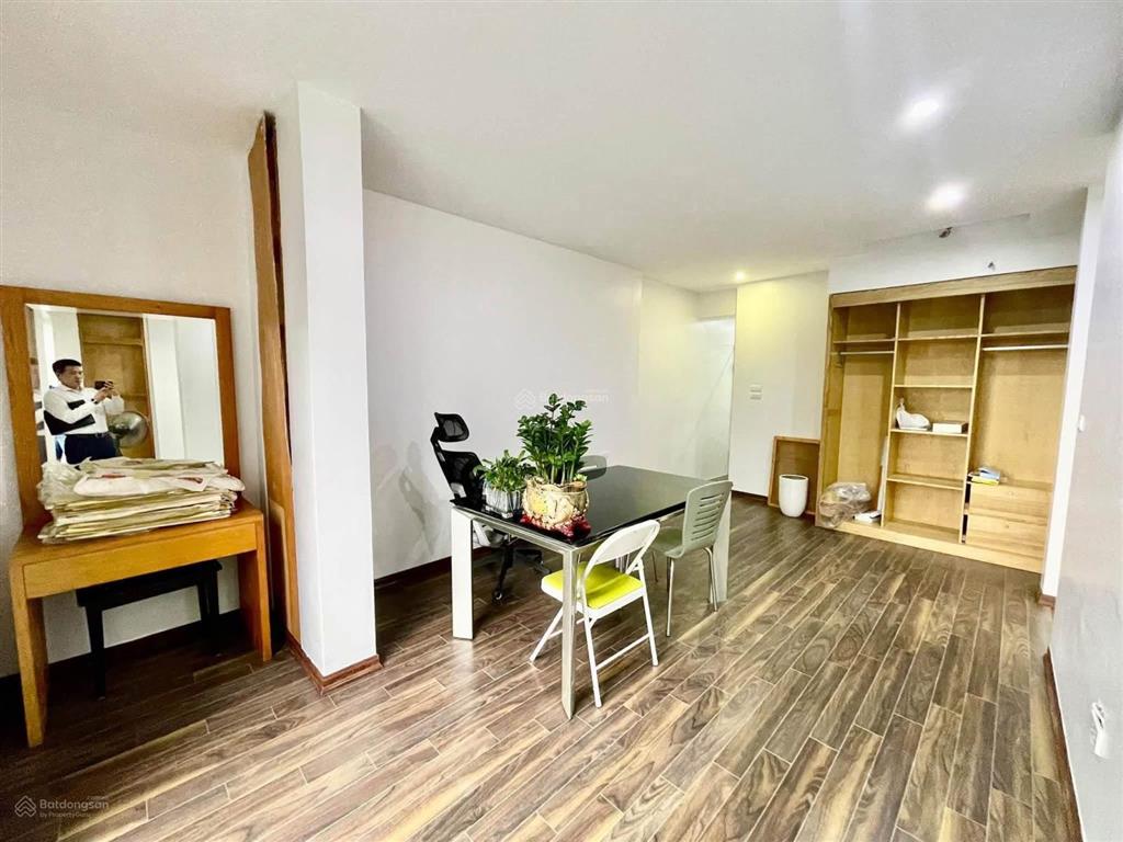 Chỉ hơn 30 tỷ.toà nhà thang máy,vạn phúc đội cấn lô góc 2 mặt ngõ thông ô tô tránh,kinh doanh tốt