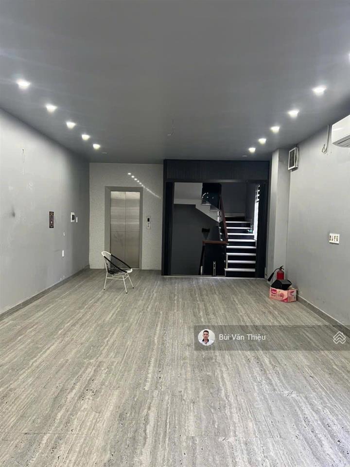 Nhà mặt đường dư hàng, 130m2 lô góc đang cho thuê 22tr/tháng