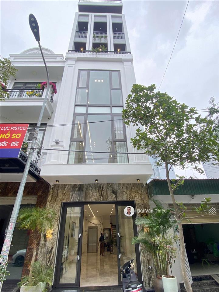 Nhà 7 tầng thang máy ngay sát aeon mall  full nội thất cực đẹp