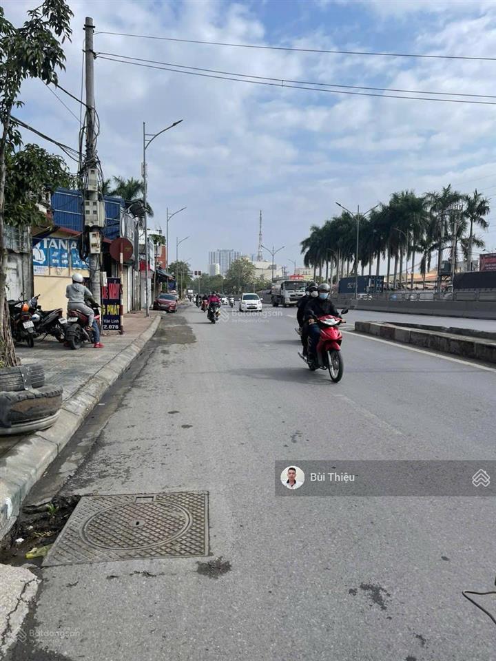 Mặt đường nguyễn văn linh  ngay ngã 4 phúc tăng đang cho thuê kinh doanh
