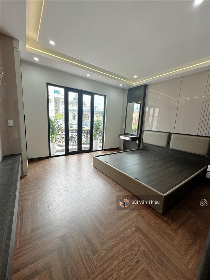Siêu phẩm mặt đường  nhà 5 tầng thang máy cao cấp trung tâm hồ sen  đông trà  lê chân