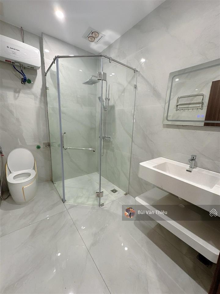 Siêu phẩm mặt đường  nhà 5 tầng thang máy cao cấp trung tâm hồ sen  đông trà  lê chân