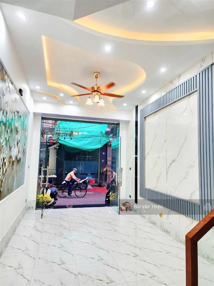 Bán nhà mặt phố khu chợ cầu cáp  lán bè, vị trí kinh doanh cực kỳ sầm uất