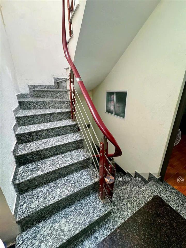Nhà mặt đường lê đại hành, ngay sát nhà hát lớn
