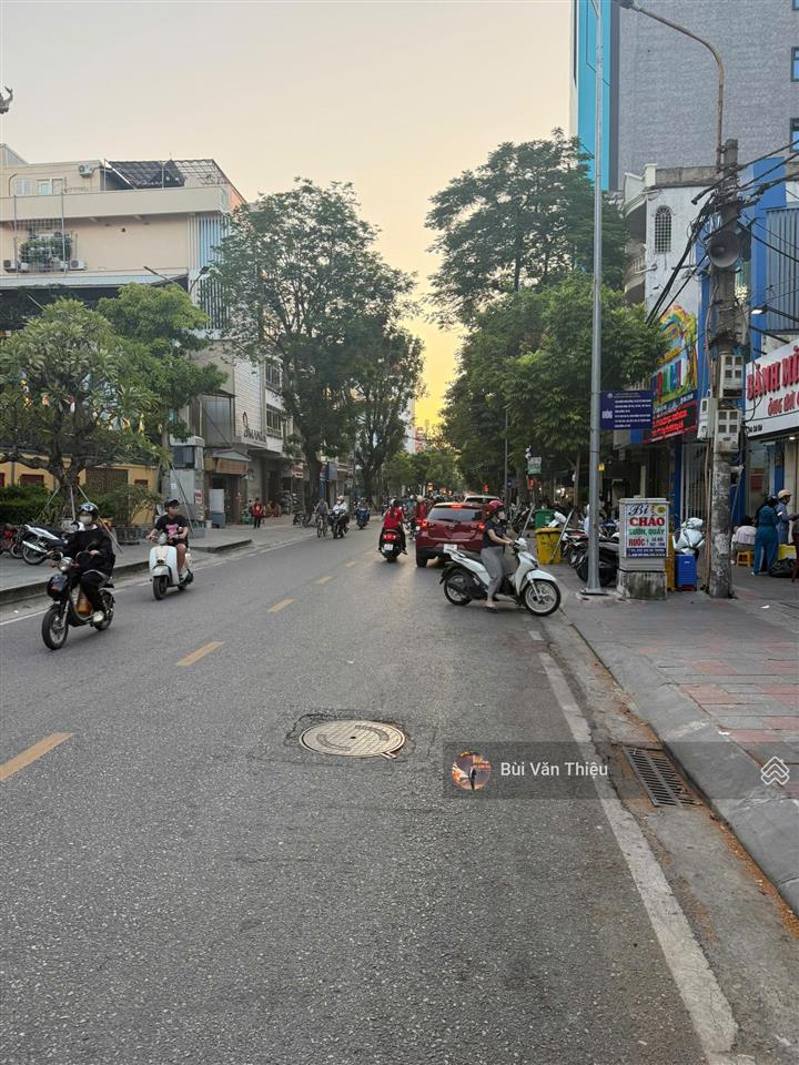 Bán nhà mặt phố hai bà trưng  vị trí đẹp, kinh doanh tốt