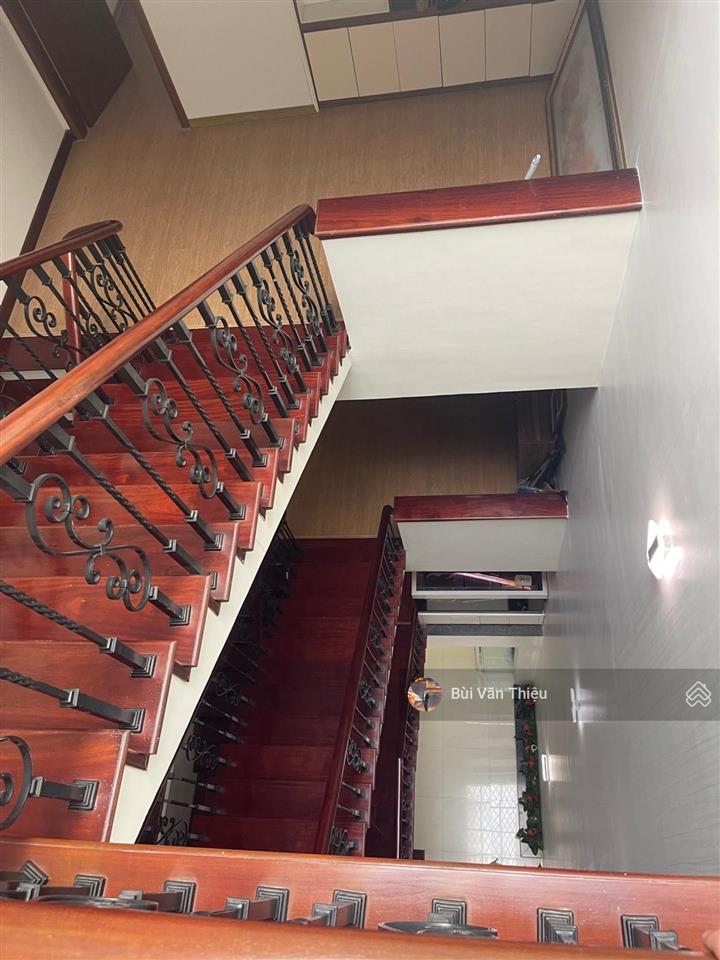 Mặt phố hai bà trưng  115,6m2, ngang 4,7m, nhà đẹp 4,5 tầng