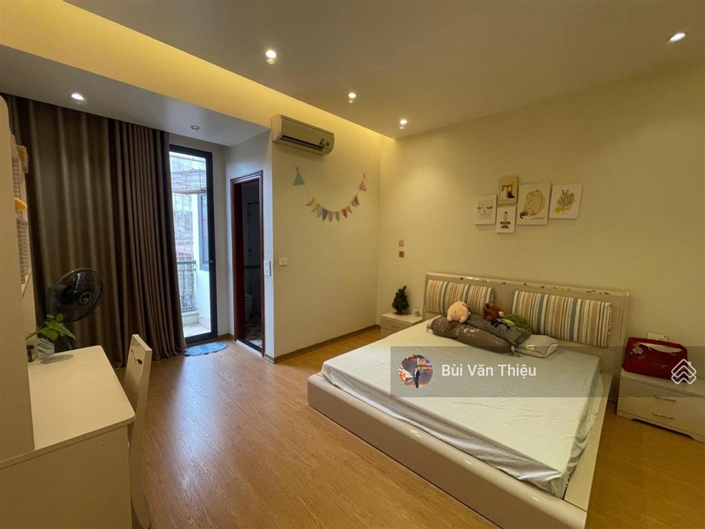 Mặt phố hai bà trưng  115,6m2, ngang 4,7m, nhà đẹp 4,5 tầng