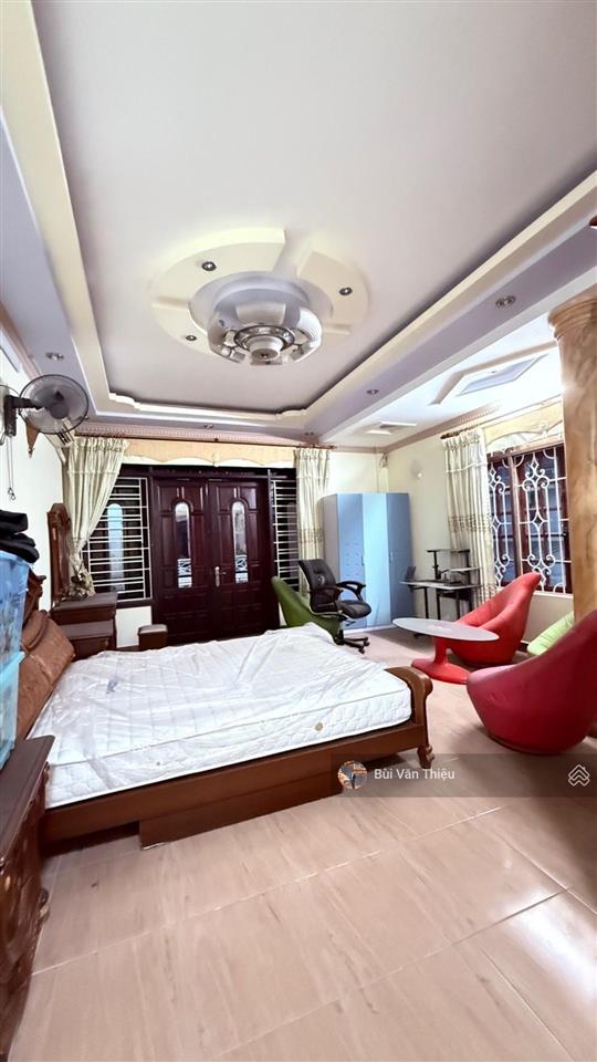 Mặt phố hàng kênh  lô góc 5 tầng, 2 mặt thoáng, khu vực kinh doanh sầm uất