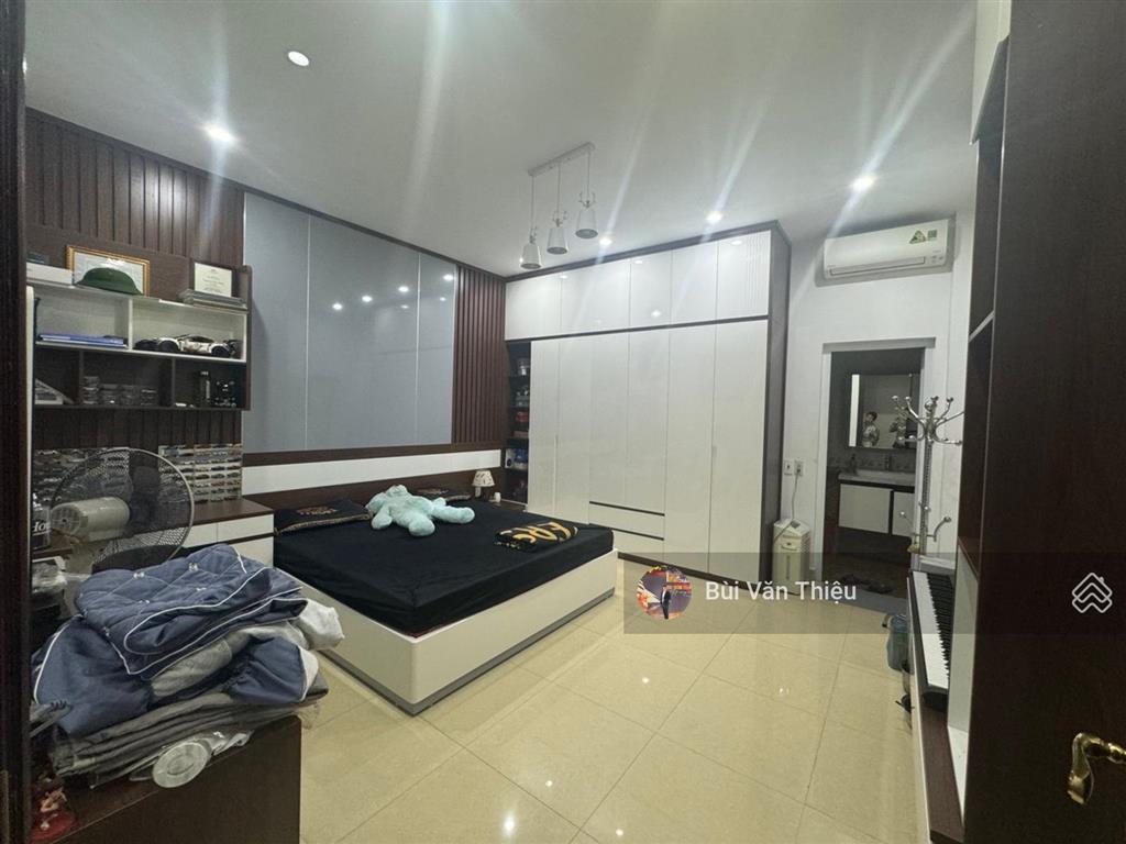 Hàng hiếm mặt phố lý thường kiệt  vị trí đẹp, mặt tiền rộng, kinh doanh đắc địa.