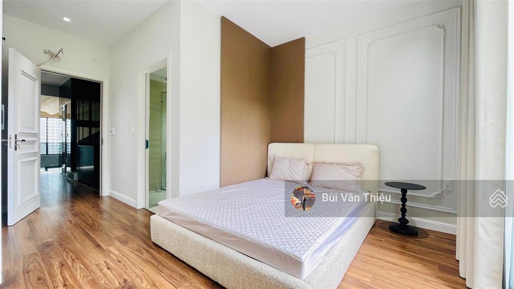 Siêu phẩm mặt đường miếu hai xã  nhà đẹp xuất sắc, full nội thất cao cấp, vị trí đắc địa
