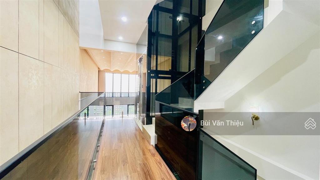 Siêu phẩm mặt đường miếu hai xã  nhà đẹp xuất sắc, full nội thất cao cấp, vị trí đắc địa