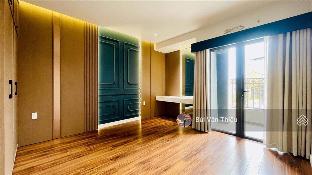 Siêu phẩm mặt đường miếu hai xã  nhà đẹp xuất sắc, full nội thất cao cấp, vị trí đắc địa