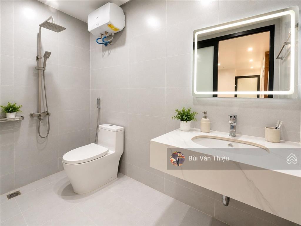 Bán nhà mặt đường hoàng ngọc phách  kinh doanh sầm uất, kết nối giao thông cực thuận tiện