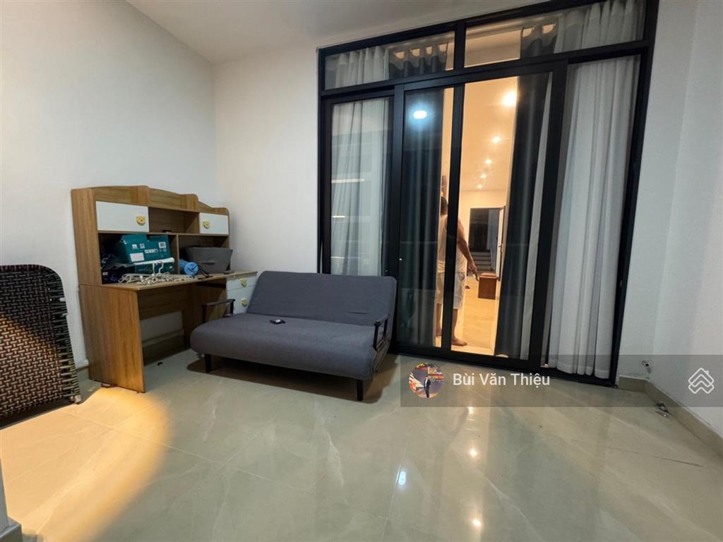 Bán nhà mặt đường hoàng ngọc phách  kinh doanh sầm uất, kết nối giao thông cực thuận tiện