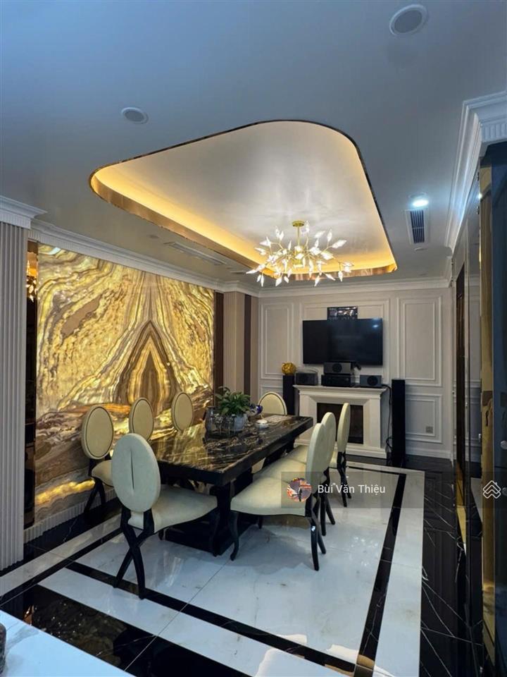 Nhà mặt phố nguyễn tất tố  5 tầng thang máy, full nội thất cao cấp