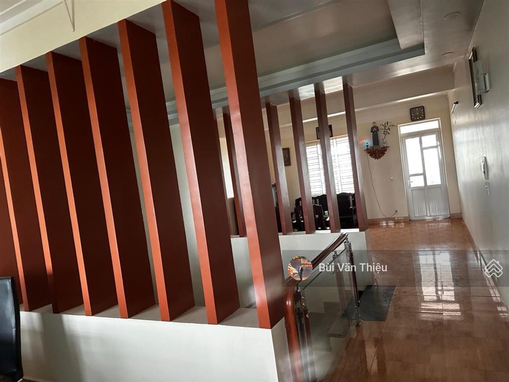 Mặt phố ngô gia tự  160m2, mặt tiền 5,3m, view sân bay cát bi, vị trí kinh doanh sầm uất