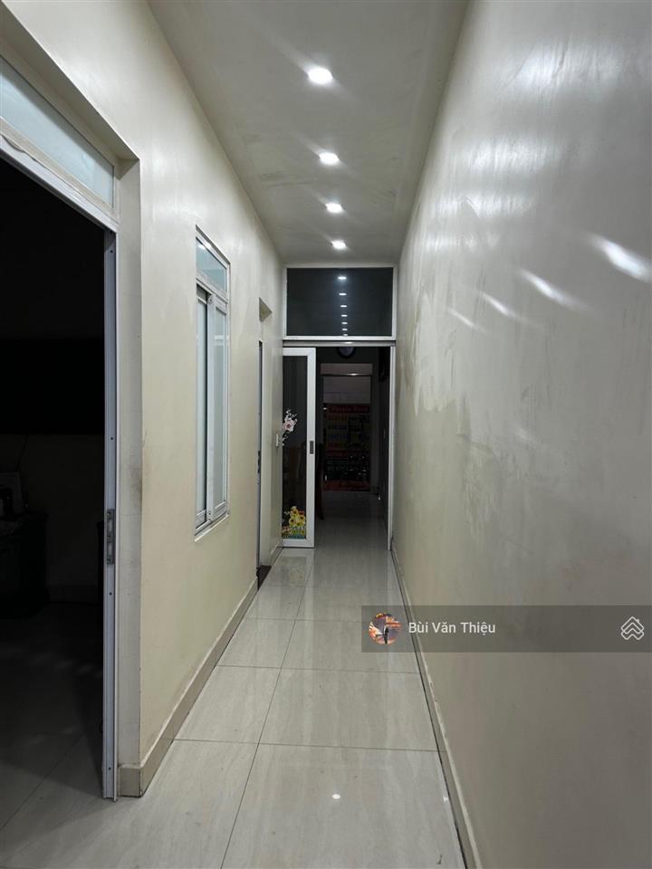 Mặt phố ngô gia tự  160m2, mặt tiền 5,3m, view sân bay cát bi, vị trí kinh doanh sầm uất