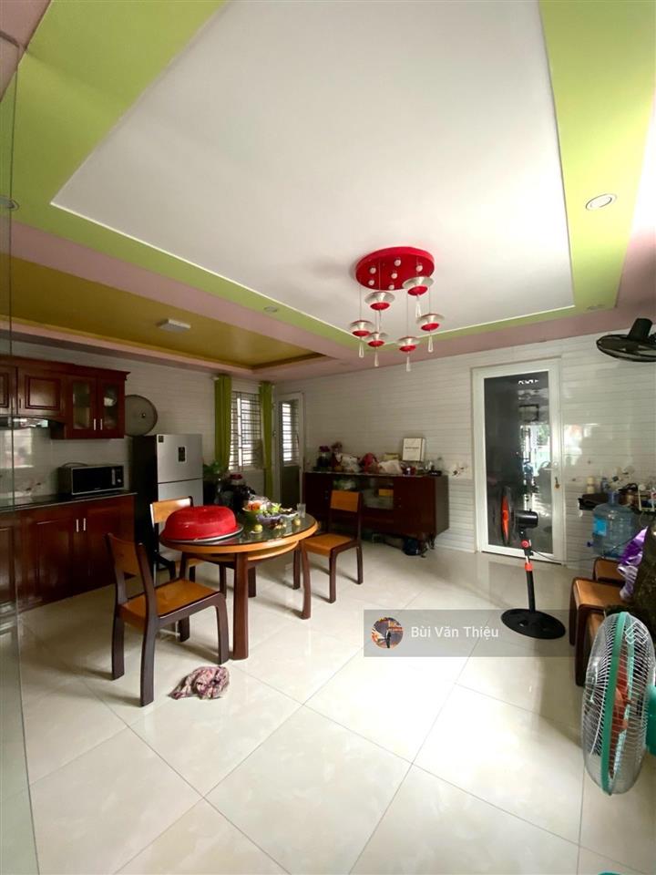 Bán nhà mặt phố hồng bàng  vị trí đắc địa, lô góc 3 mặt thoáng