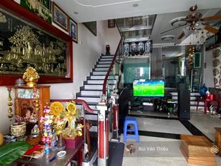 Bán nhà mặt phố hồng bàng  vị trí đắc địa, lô góc 3 mặt thoáng
