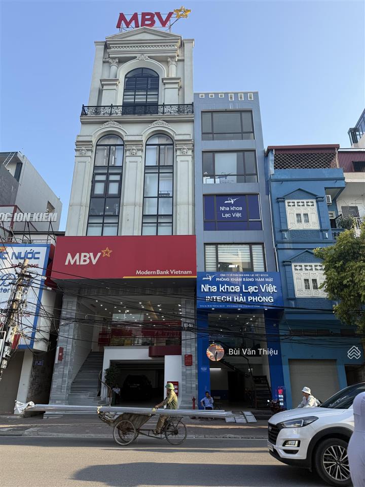 Nhà 5 tầng mặt đường tô hiệu  135m2  có thang máy cực đẹp