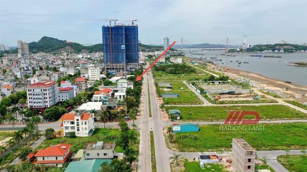 Mặt đường đôi kđt hà khánh a  cao xanh  hạ long