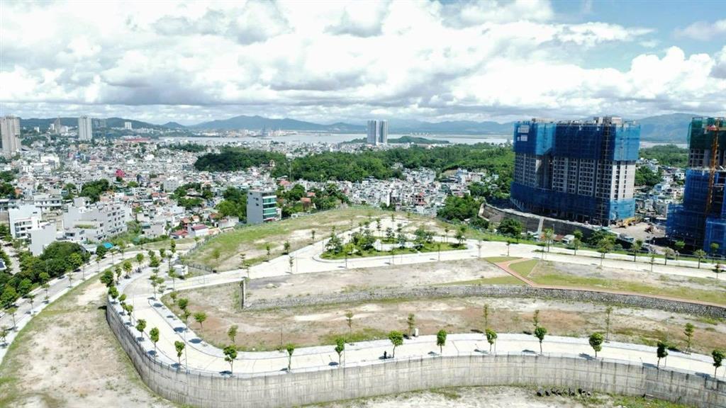 Đất biệt thự đồi ngân hàng  hạ long  quảng ninh