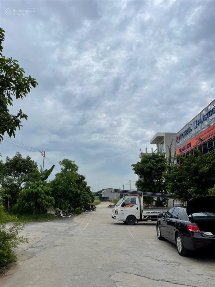 Mặt đường bạch đằng  hiệp hòa  quảng yên