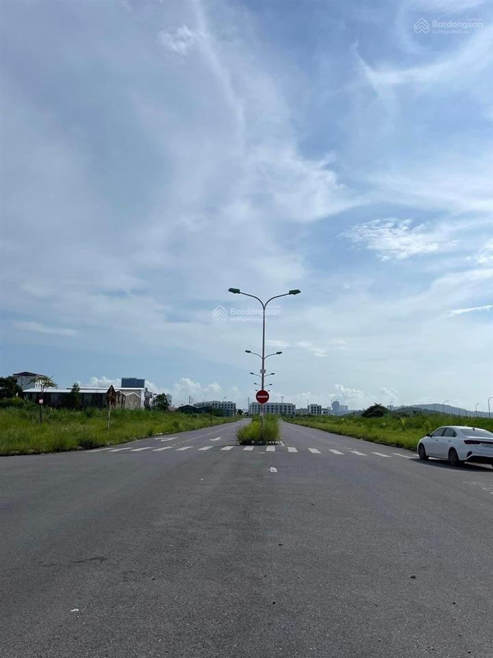 Trục đường đôi kđt hà khánh b  cao xanh  hạ long