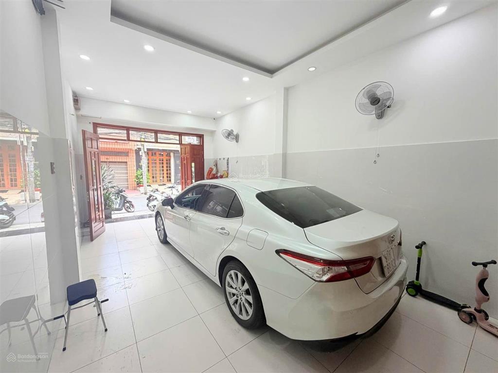 Bán nhà mặt tiền 4 tầng đường bông sao ngang 4m tặng nội thất đối diện công viên