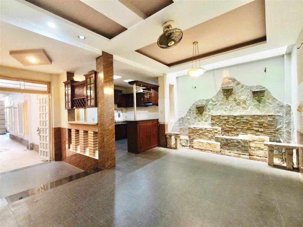 Bán nhà 4 tầng Tạ Quang Bửu ngang 5m chỉ 17 tỷ- 0931172218