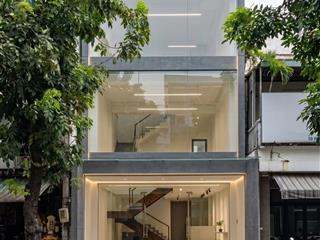 Tiềm năng tăng giá, Bán nhà mặt tiền Phạm Hùng, 130m2, ngang khủng 6m, dòng tiền khủng -